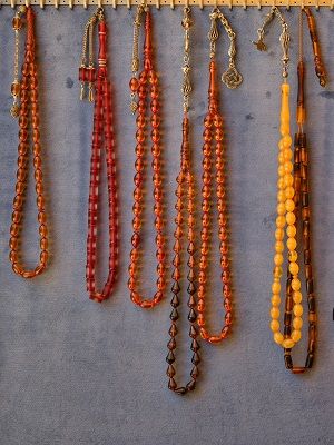 бусы из янтаря