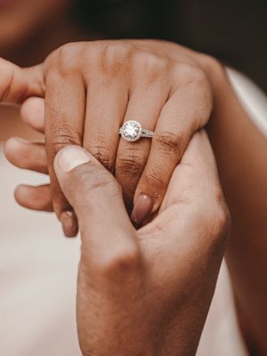 обручальное кольцо