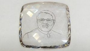 Выращенный в лаборатории бриллиант – дань уважения Моди