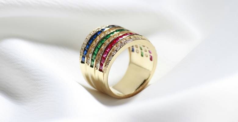 Украшения с фианитами для Близнецов: подходят или нет?