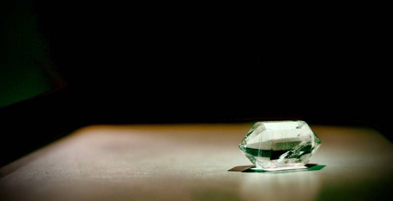 Украшения с горным хрусталем для Стрельцов: подходят или нет?