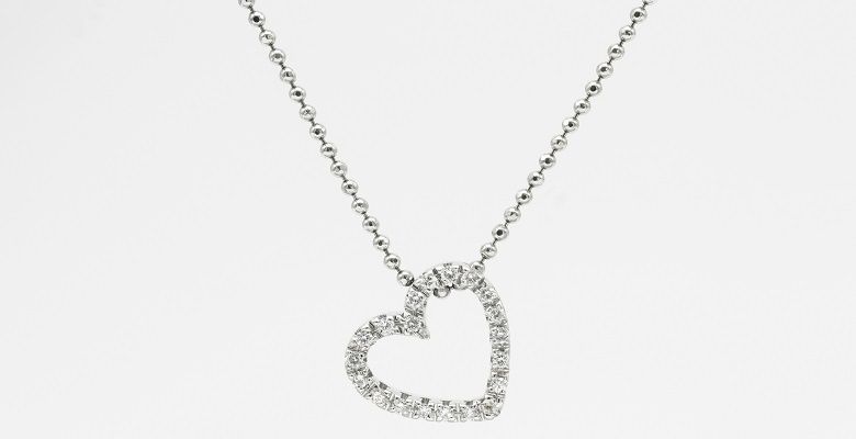 Украшения с фианитами для Скорпионов: подходят или нет?