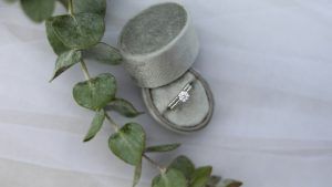 Украшения с фианитами для Стрельцов: подходят или нет?