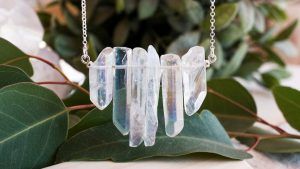 Украшения с горным хрусталем для Близнецов: подходят или нет? Украшения с горным хрусталем для Близнецов: подходят или нет?