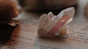 Украшения с горным хрусталем для Тельцов: подходят или нет?