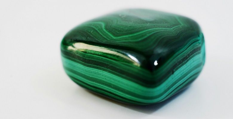 Украшения с малахитом для Львов: подходят или нет?