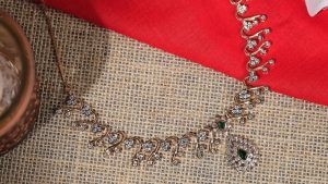 Выбираем самые модные ожерелья этого сезона