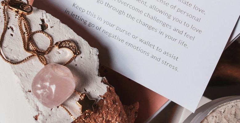 Украшения с розовым кварцем для Стрельцов подходят или нет