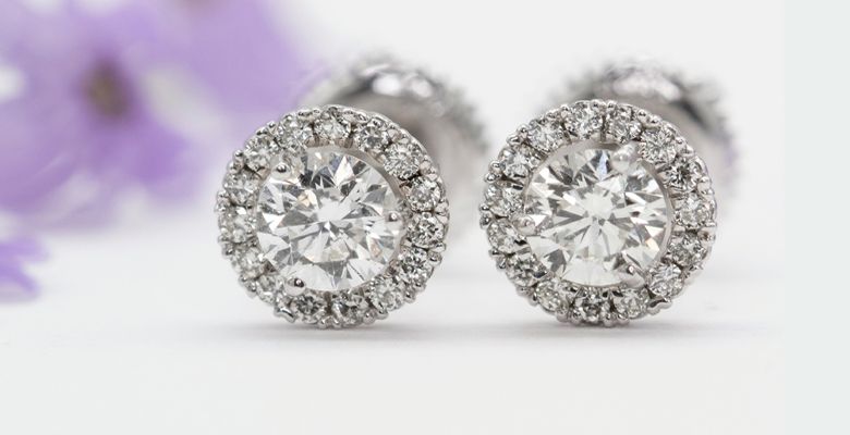 Украшения с фианитами для Водолеев: подходят или нет?