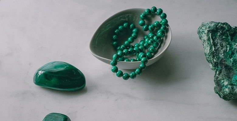 Украшения с малахитом для Скорпионов: подходят или нет?