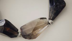 Украшения с раухтопазом для Змееносцев: подходят или нет?