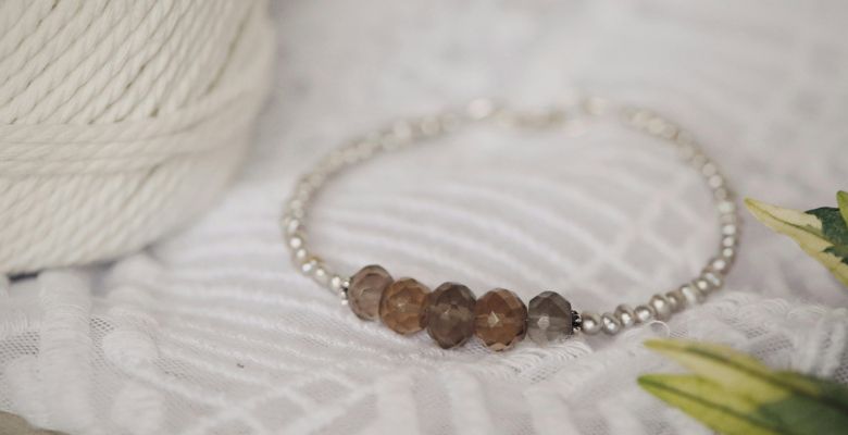 Украшения с раухтопазом для Близнецов: подходят или нет?