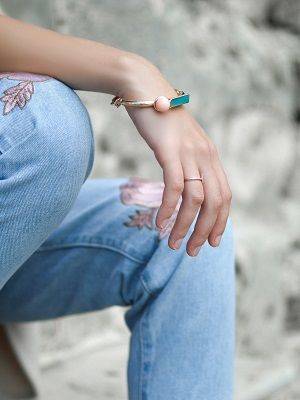 Разомкнутые браслеты