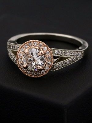 кольцо с фианитом