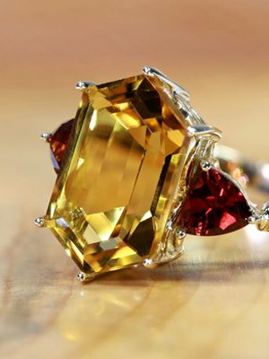 кольцо с раухтопазом