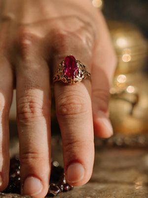 кольцо с розовым кварцем