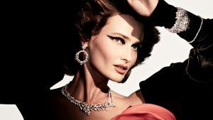 Как носить украшения: советы дизайнеров и стилистов Как носить украшения: советы дизайнеров и стилистов