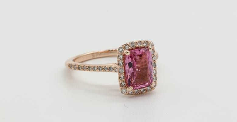 Украшения со шпинелью для Дев: подходят или нет?