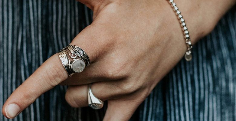 Украшения с горным хрусталем для Рыб: подходят или нет?