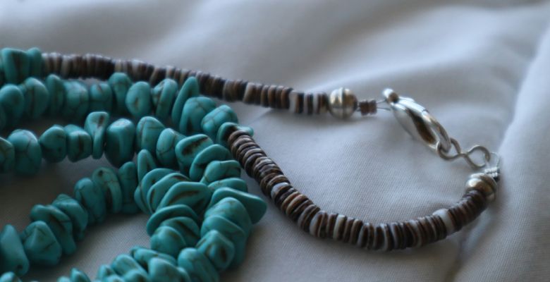 Подходят ли украшения с бирюзой рыжеволосым?