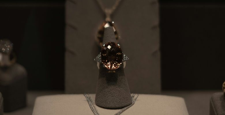 Украшения с раухтопазом для Весов: подходят или нет?