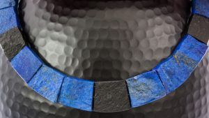 Украшения с лазуритом для Раков: подходят или нет?