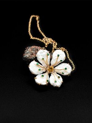 подвеска с изумрудом