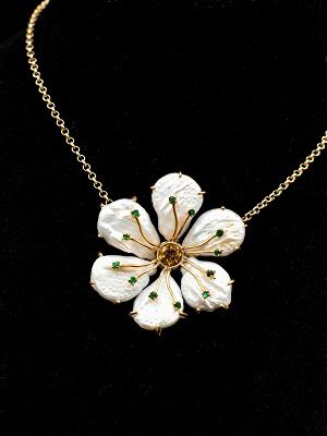 подвеска с изумрудом