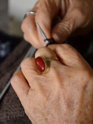 кольцо с янтарем