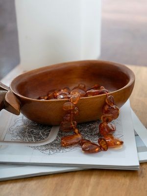 бусы с янтарем