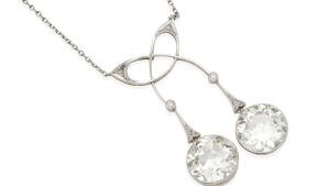 Bonhams предлагает большой выбор украшений на аукционе California Jewels Bonhams предлагает большой выбор украшений на аукционе California Jewels