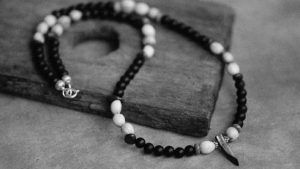 Украшения с кахолонгом для Змееносцев: подходят или нет?