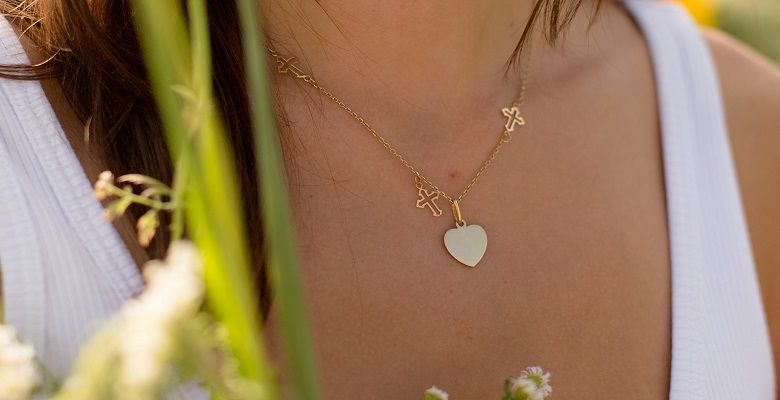 Украшения с кахолонгом для Тельцов: подходят или нет?