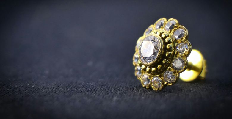 Подходят ли украшения с бриллиантами русоволосым дамам?