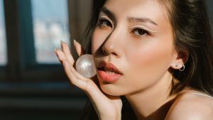 Украшения с лунным камнем для Стрельцов: подходят или нет?