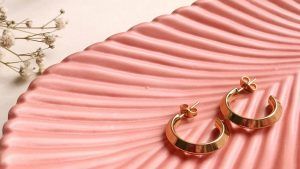 Подходят ли золотые украшения для девушек с русыми волосами Подходят ли золотые украшения для девушек с русыми волосами