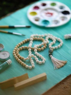 бусы с кахолонгом