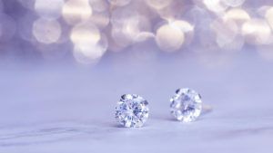 Подходят ли украшения с бриллиантами шатенкам