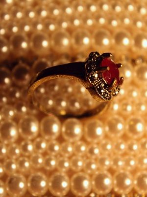 кольцо с гранатом