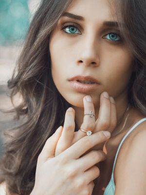 кольца с бриллиантом