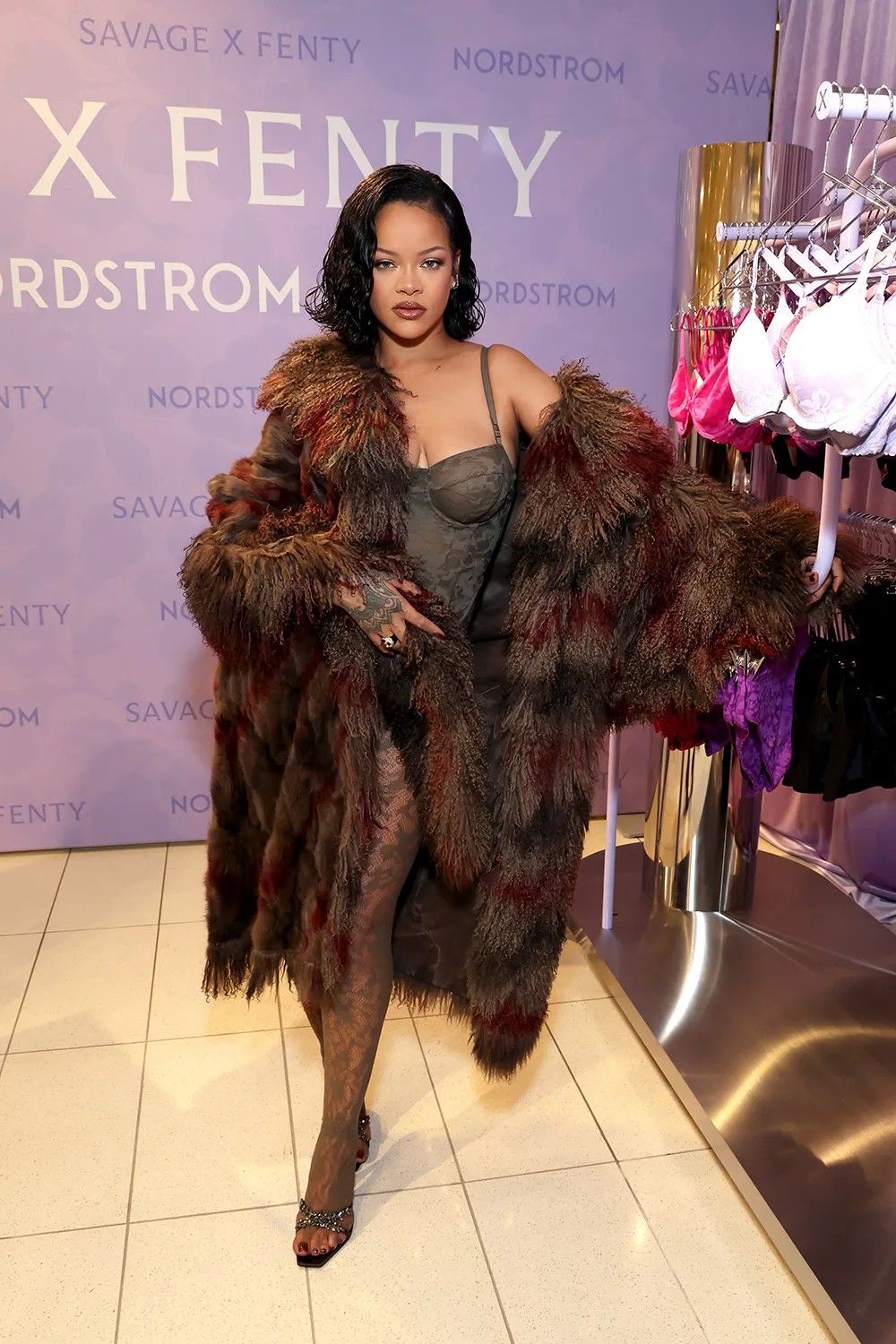 Рианна на показе Savage X Fenty в Nordstrom 