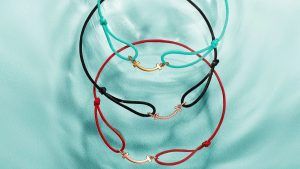 Tiffany & Co. делится любовью к океанам, создавая бриллиантовые браслеты