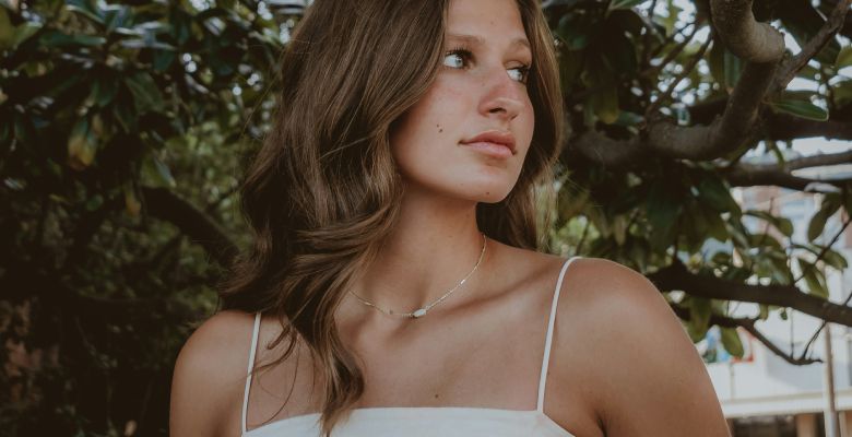 Ювелирный офисный дресс-код: какие подвески уместно носить в офис