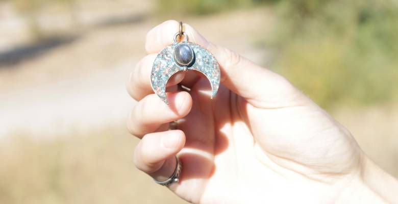 Какие камни не рекомендуется носить Водолеям, рожденным в год Козы