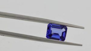 Серьги с синими камнями: какие бывают и кому пойдут Серьги с синими камнями: какие бывают и кому пойдут