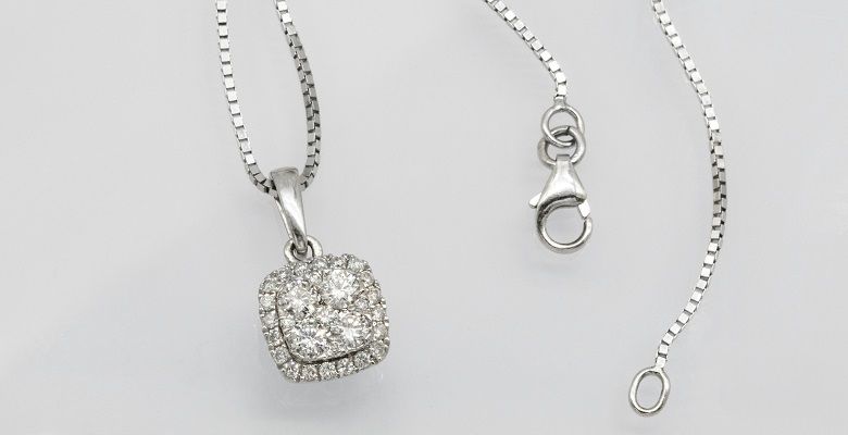 Какие камни не рекомендуется носить Козерогам, рожденным в год Змеи