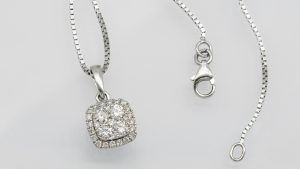 Какие камни не рекомендуется носить Козерогам, рожденным в год Змеи