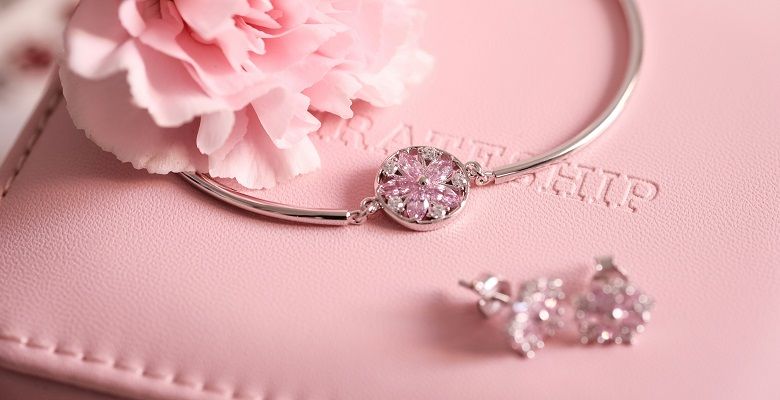 Какие камни не рекомендуется носить Козерогам, рожденным в год Лошади