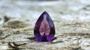Кольца с фиолетовыми камнями: какие бывают и кому пойдут