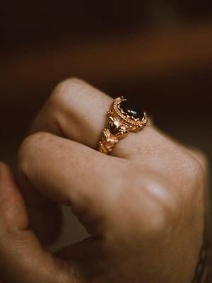 кольцо с гранатом